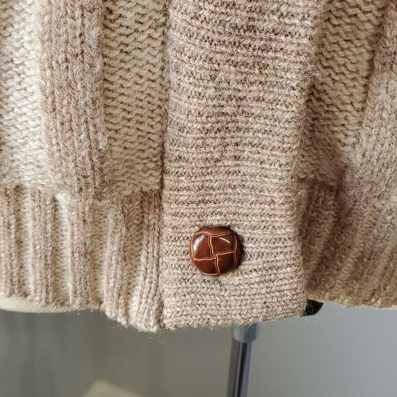 Handmade wool sweater.  Color cream. Guessing a Medium. Zipper closure. - Picture 3 of 13